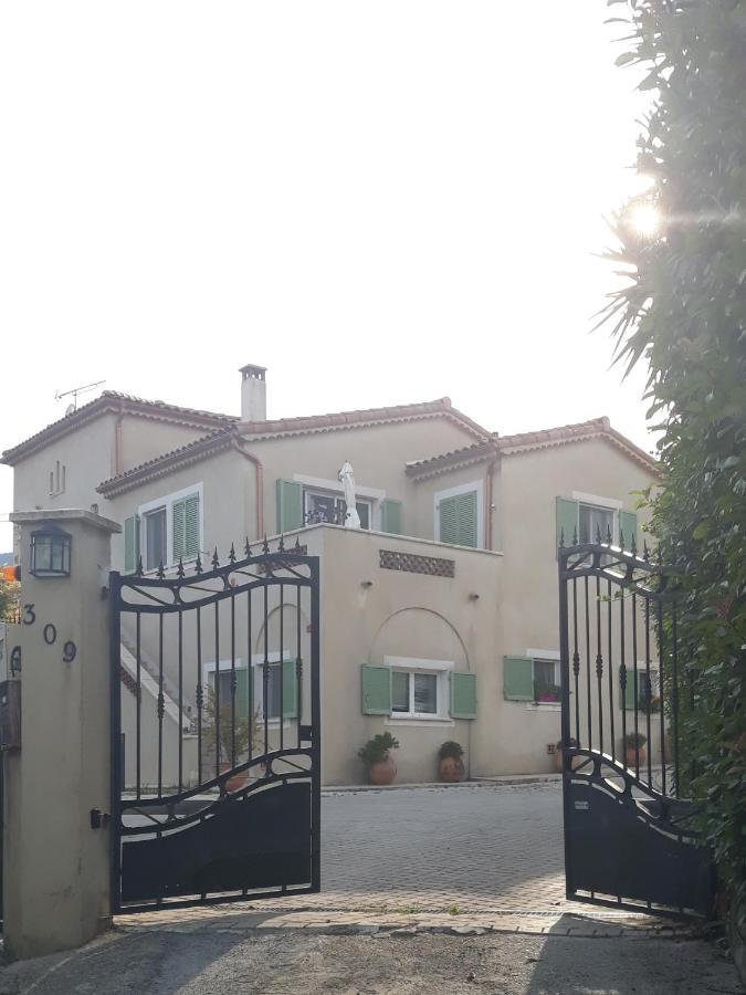 Coin Azur Des Amoureux Carros Dış mekan fotoğraf